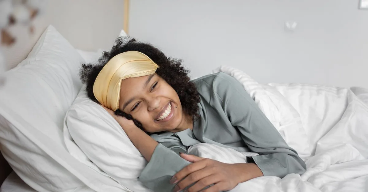 découvrez les meilleures coiffures pour dormir qui protègent vos cheveux et préviennent les nœuds, afin de vous réveiller avec une chevelure soignée et en pleine santé.