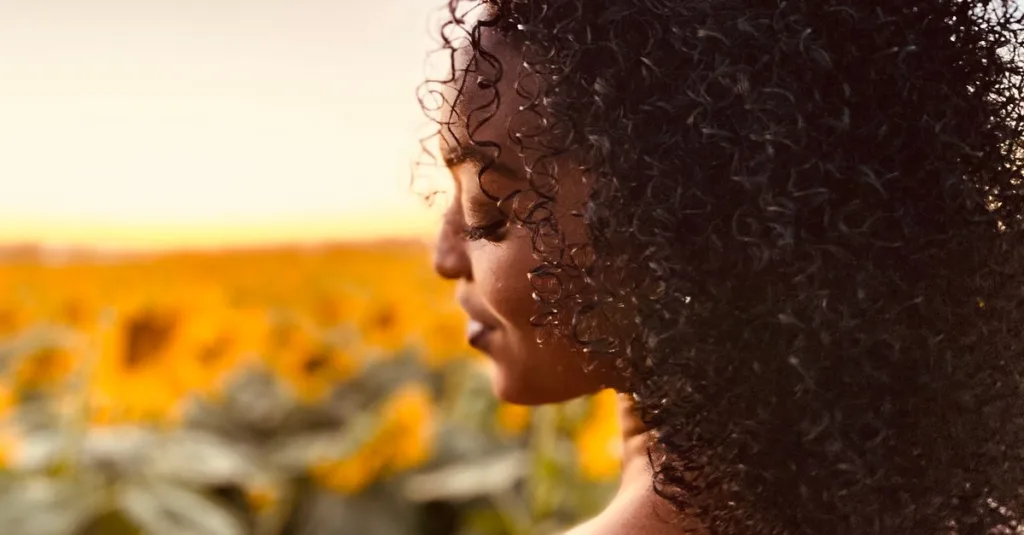 découvrez nos solutions professionnelles de restauration des boucles pour des cheveux bouclés, frisés ou ondulés revitalisés et parfaitement définis.
