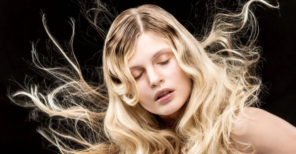 découvrez notre solution efficace de contrôle des frisottis pour des cheveux lisses, brillants et parfaitement disciplinés toute la journée.