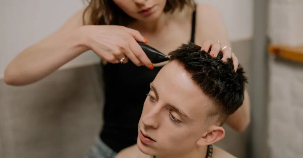 découvrez à quelle fréquence il est recommandé de couper vos cheveux pour maintenir leur santé et leur style optimal.