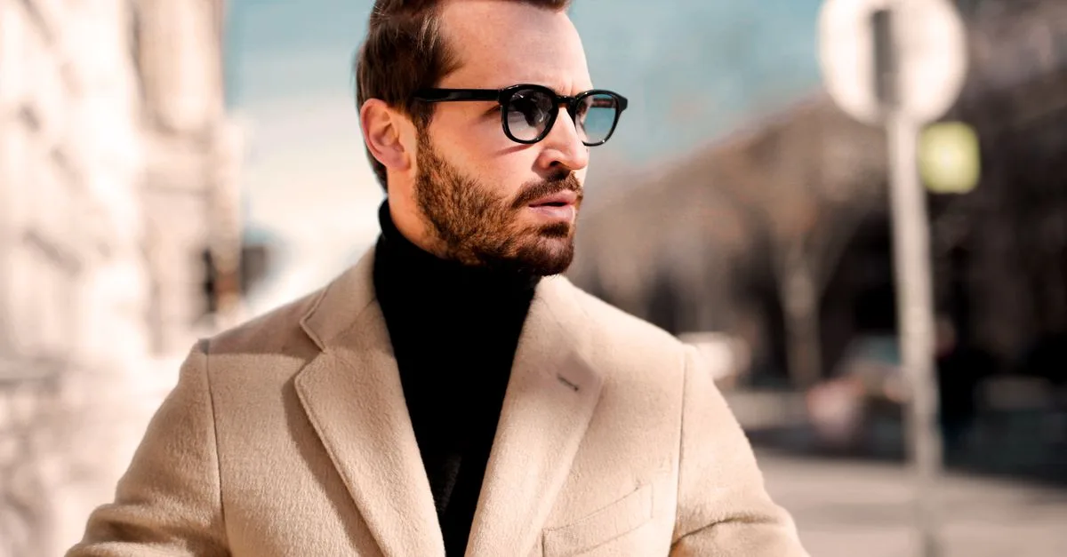 découvrez des idées de coiffures adaptées aux cheveux dégarnis pour sublimer votre style tout en camouflant une ligne de cheveux reculante.