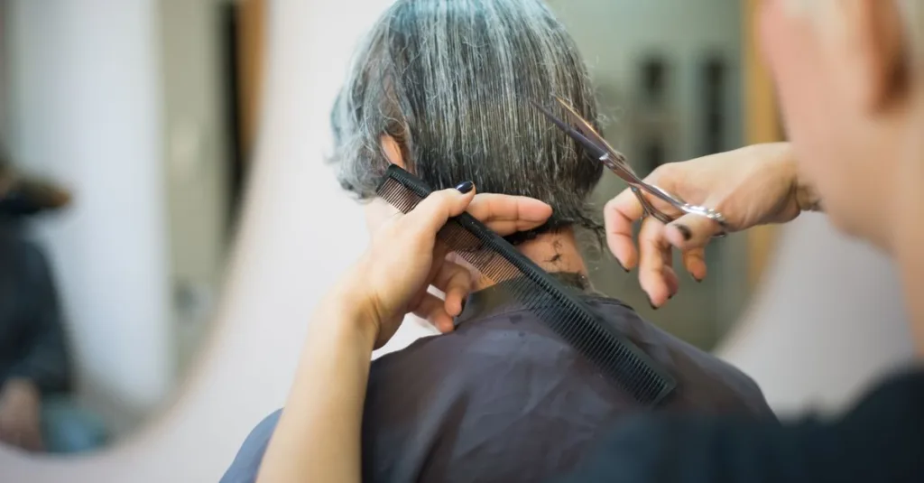 découvrez des coupes de cheveux courtes faciles d'entretien, idéales pour un style pratique et élégant au quotidien.
