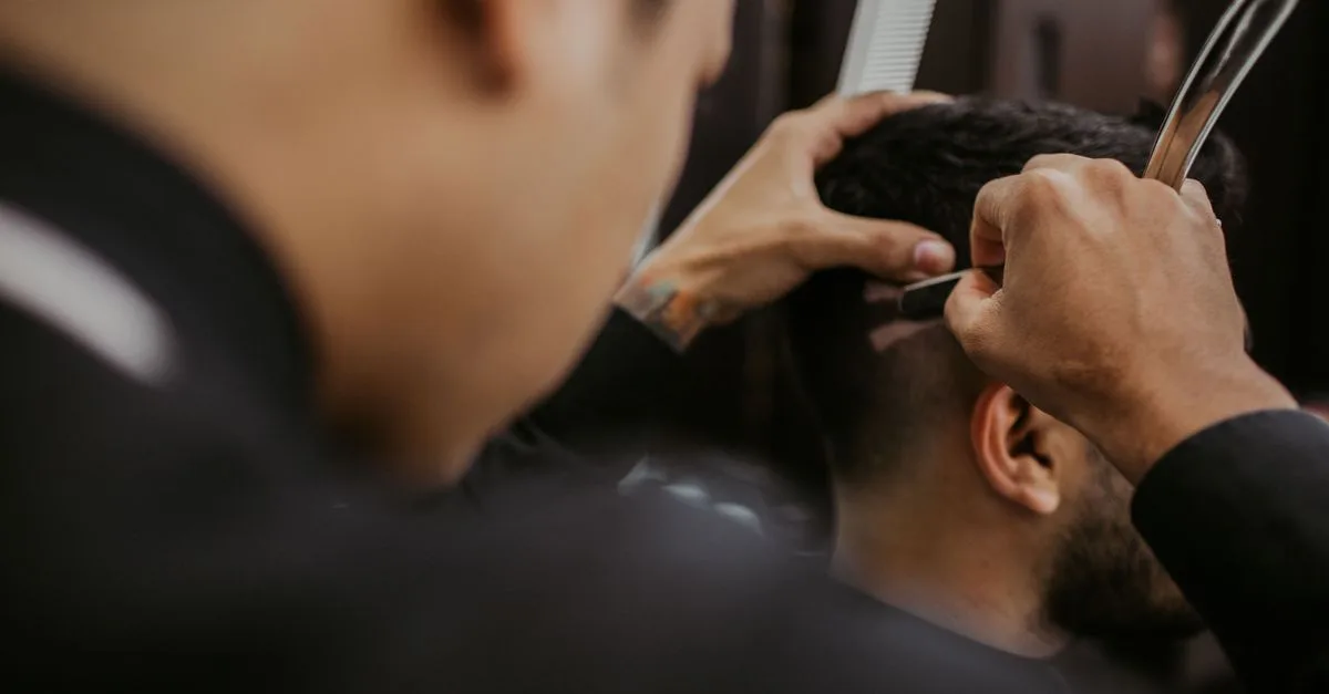 découvrez les coupes de cheveux pour hommes tendances, styles classiques et conseils pour un look parfait.