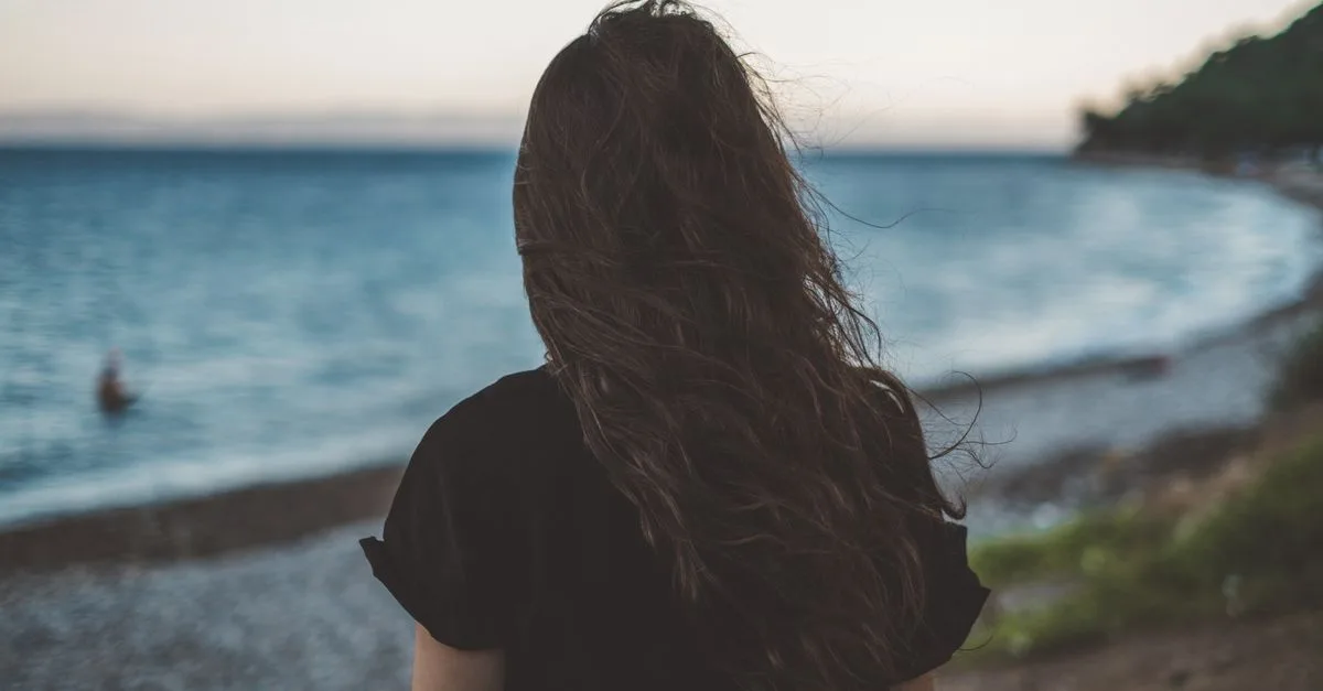 découvrez comment sublimer vos cheveux ondulés naturels avec des conseils de soins adaptés et des astuces coiffure pour un look brillant et naturel.