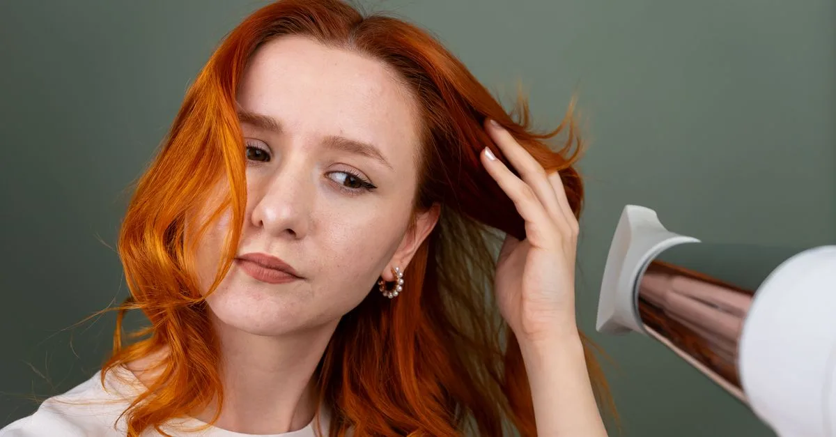 découvrez une routine de soin capillaire essentielle après la coloration pour protéger, nourrir et sublimer vos cheveux colorés.